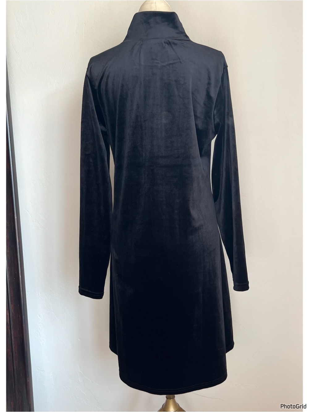 Tuckernuck Pommander Place Black Velvet Dress Small - Picture 3 of 6